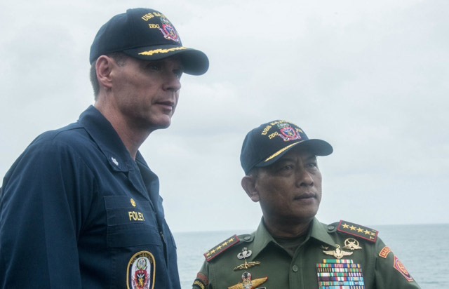 Indonesian general visits USS Sampson