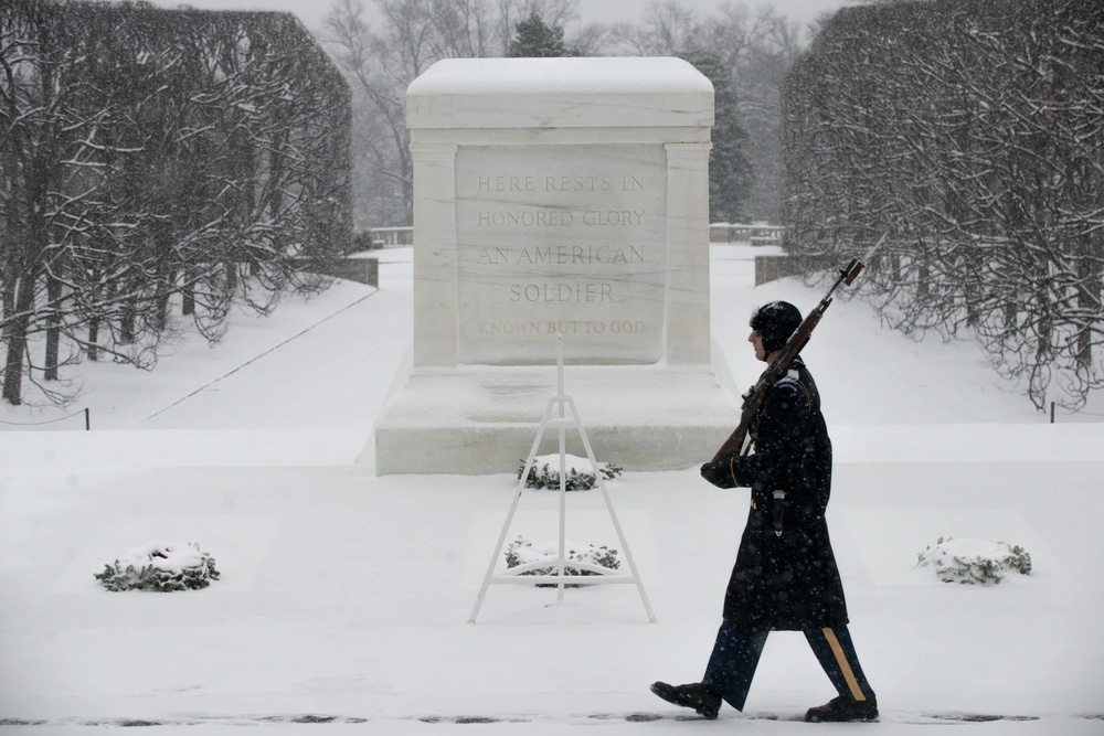 First snow of 2015 at the Tomb of the Unknown Soldier