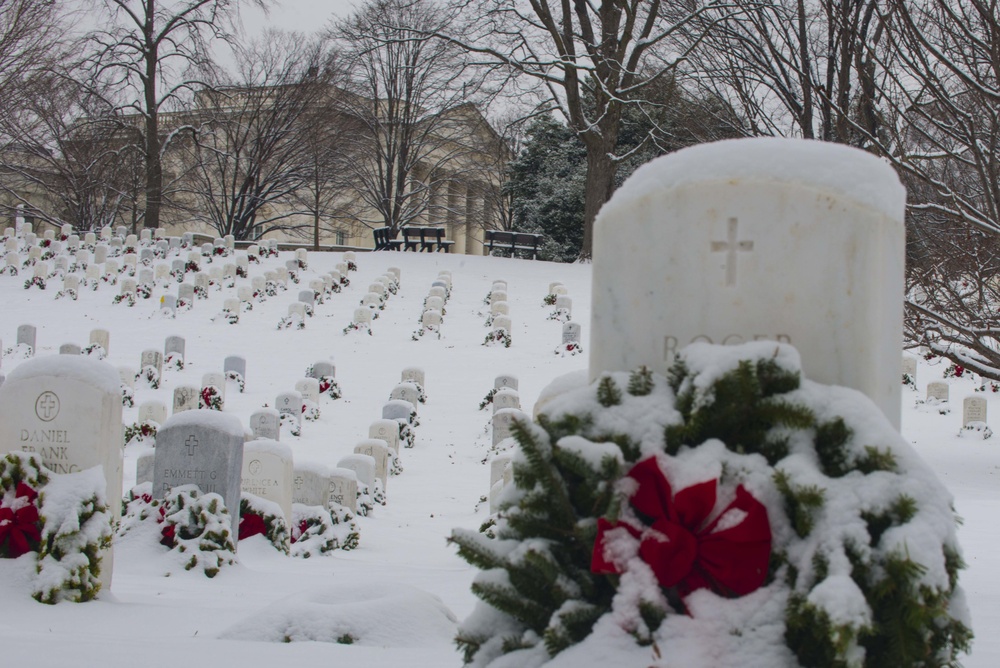 First snowfall of 2015 at Arlington National Cemetery