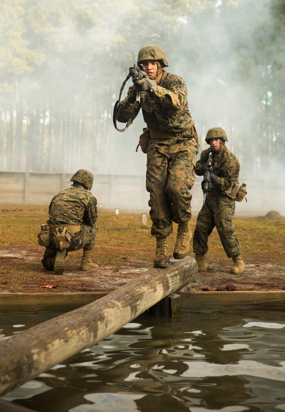 Marine recruits tackle Parris Island combat training course