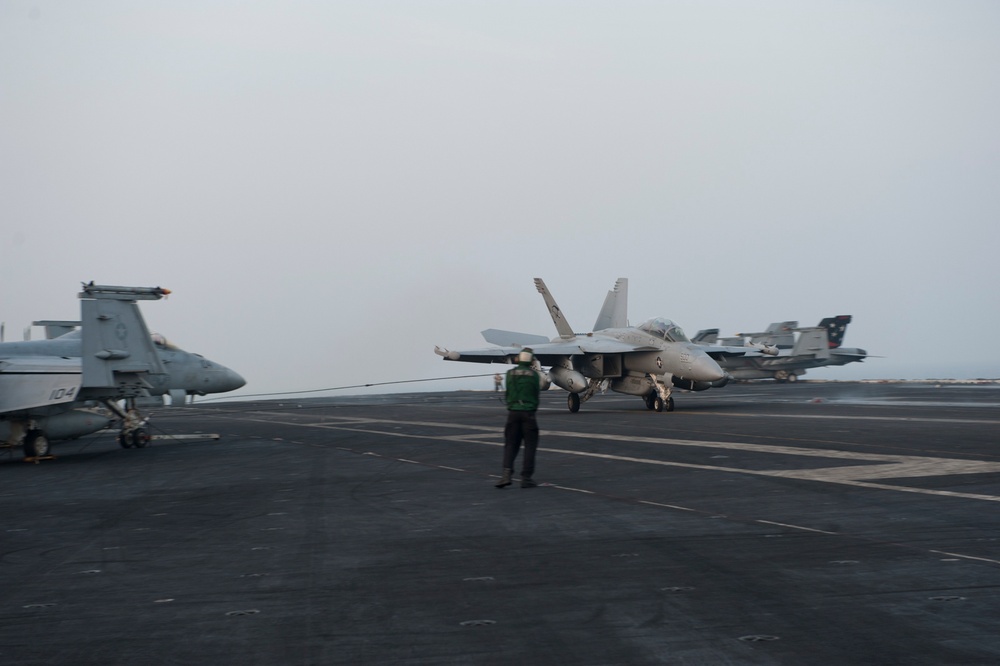 USS Carl Vinson supports Operation Inherent Resolve