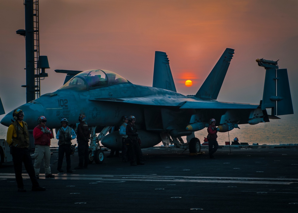 USS Carl Vinson supports Operation Inherent Resolve