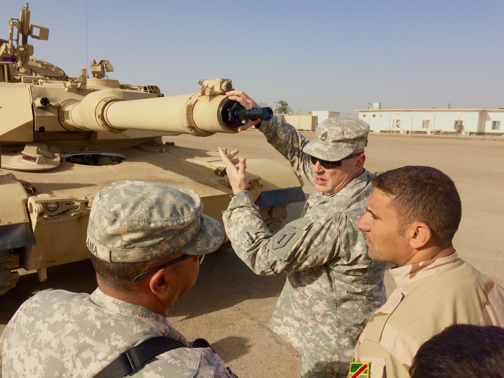 'Dreadnaughts' refine Iraqi army's armor skills