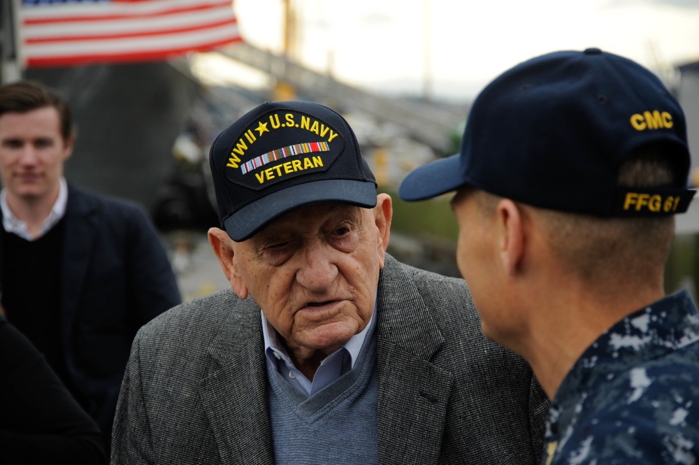 USS Ingraham tour