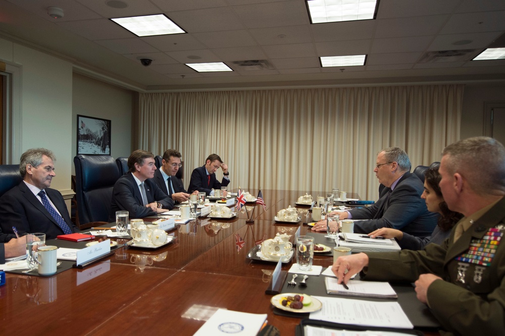 DSD meets with UK minister for defense equipment, support and technology