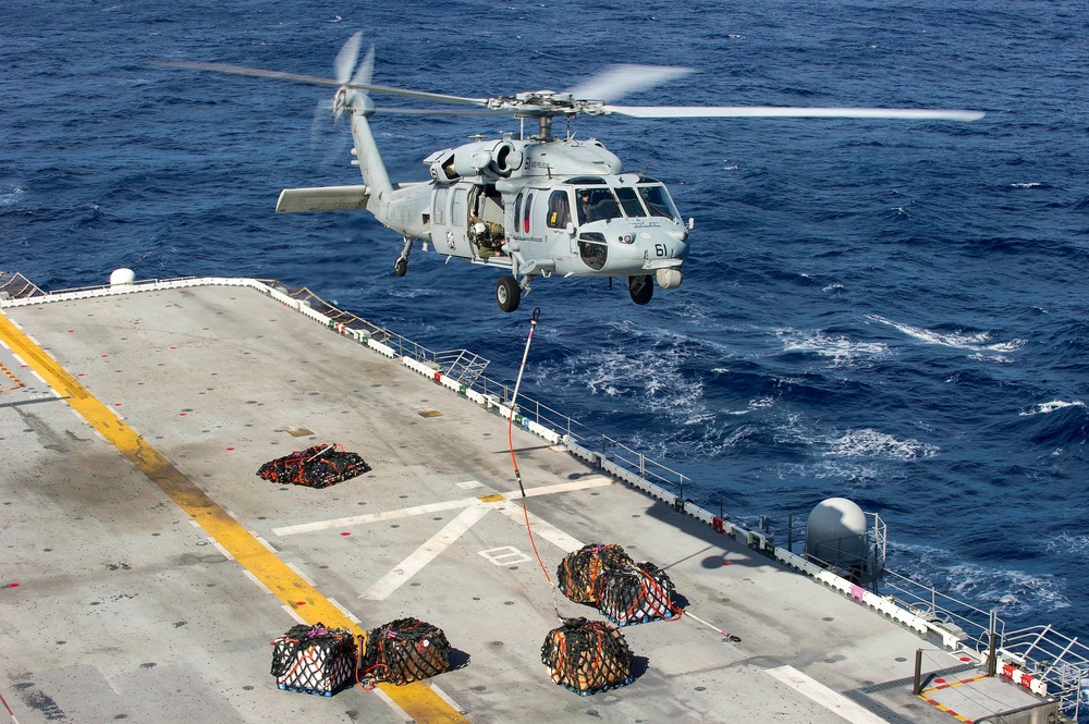 Peleliu conducts final vertrep