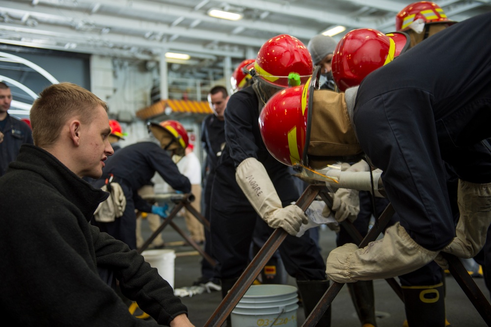 USS Carl Vinson participates in Operation Inherent Resolve