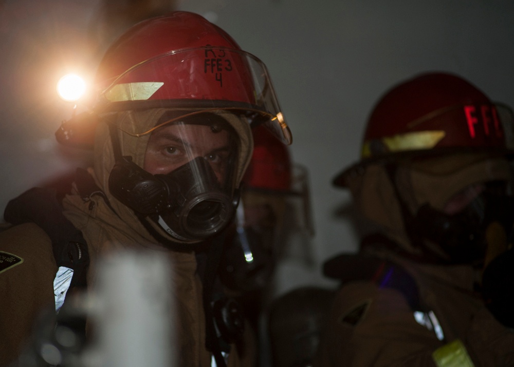 USS Carl Vinson participates in Operation Inherent Resolve