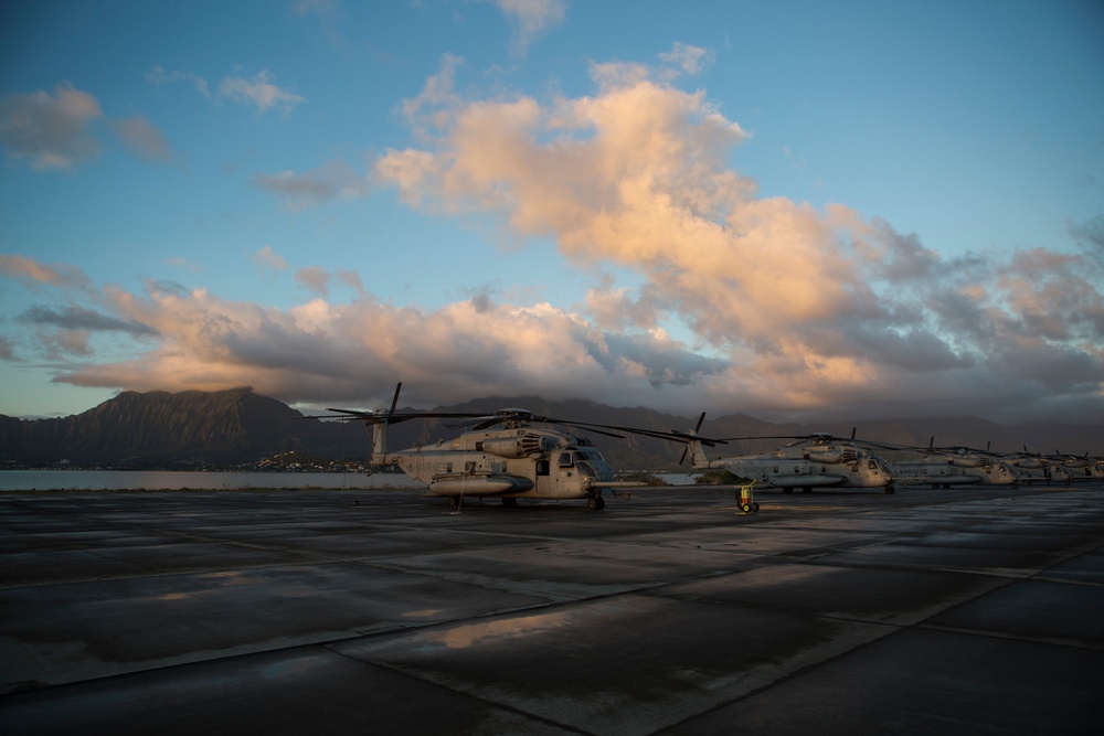 Lt. Gen. Toolan visits Marines on PTA during Exercise Lava Viper