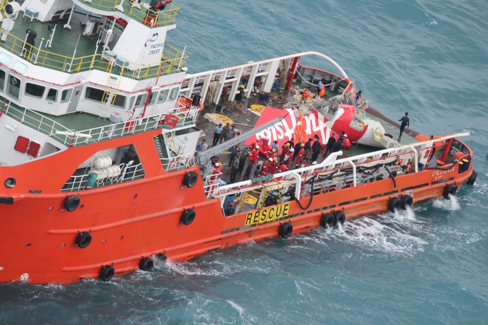 MH-60R Seahawk helicopter supports AirAsia Flight QZ8501 search operations