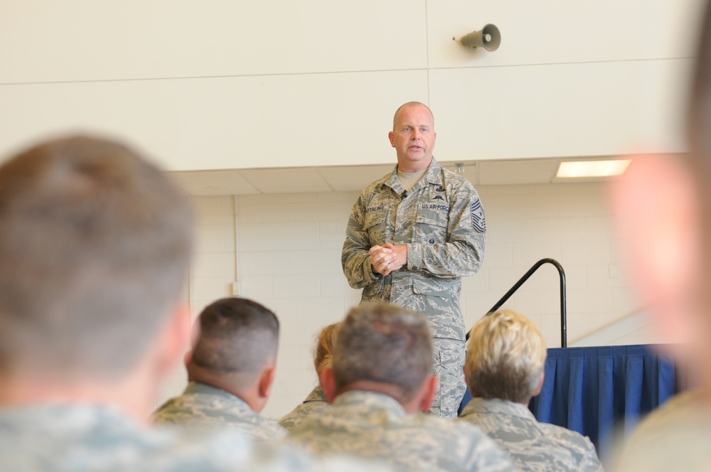 Kansas Airmen interact with national leadership