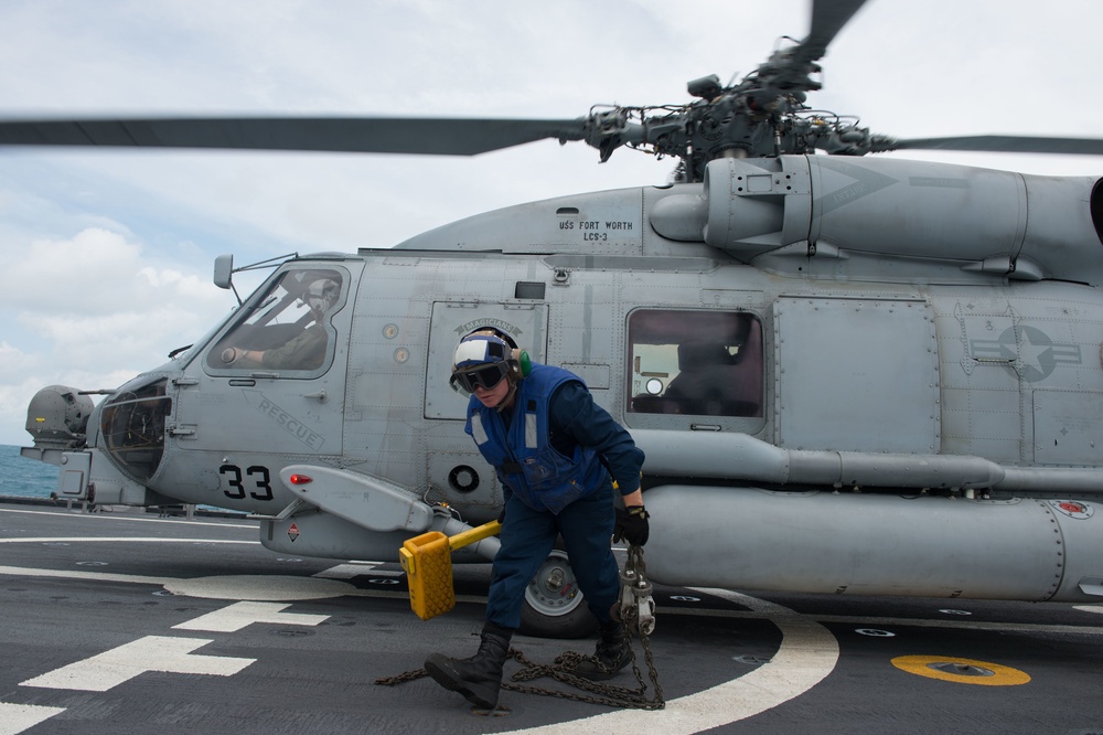 Flight operations aboard USS Fort Worth (LCS 3)