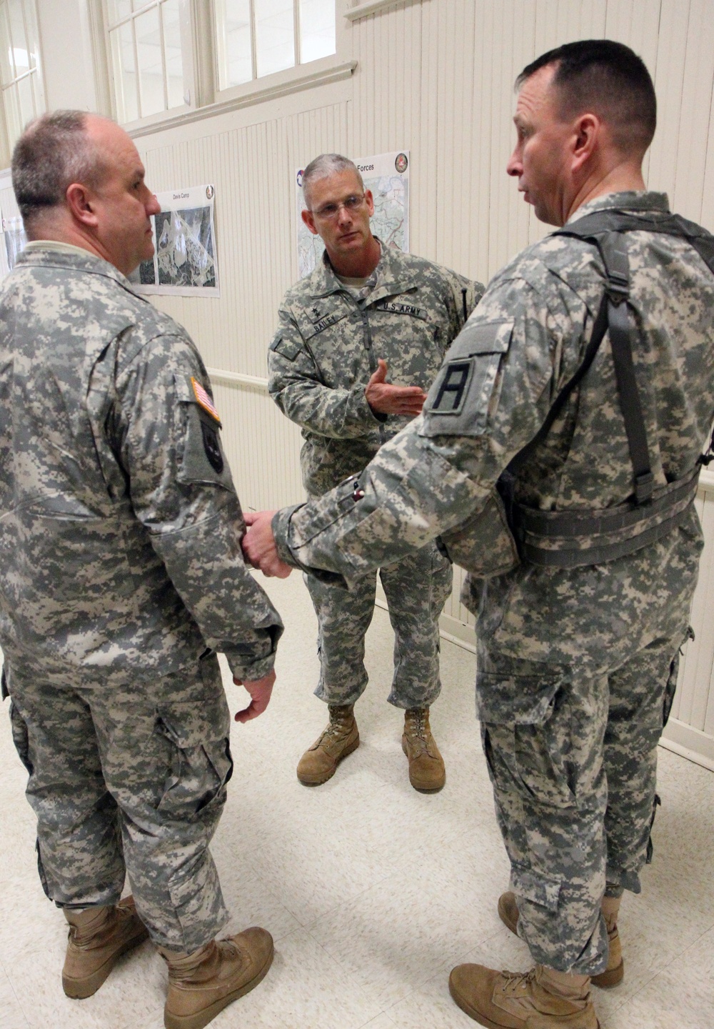 First Army Divsion East commander visits 78th Training Divsion WAREX