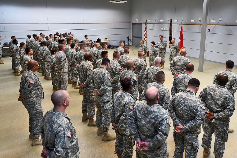 Army Reserve sergeants receive commission