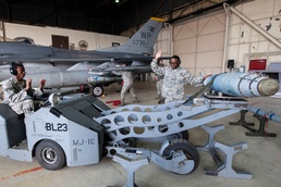 Panton and Juvat AMU crews battle out weapons load competition