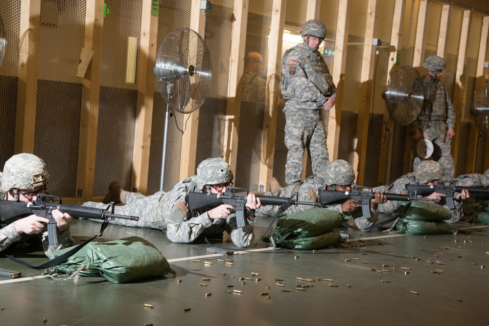 52nd SIG BN weapons training