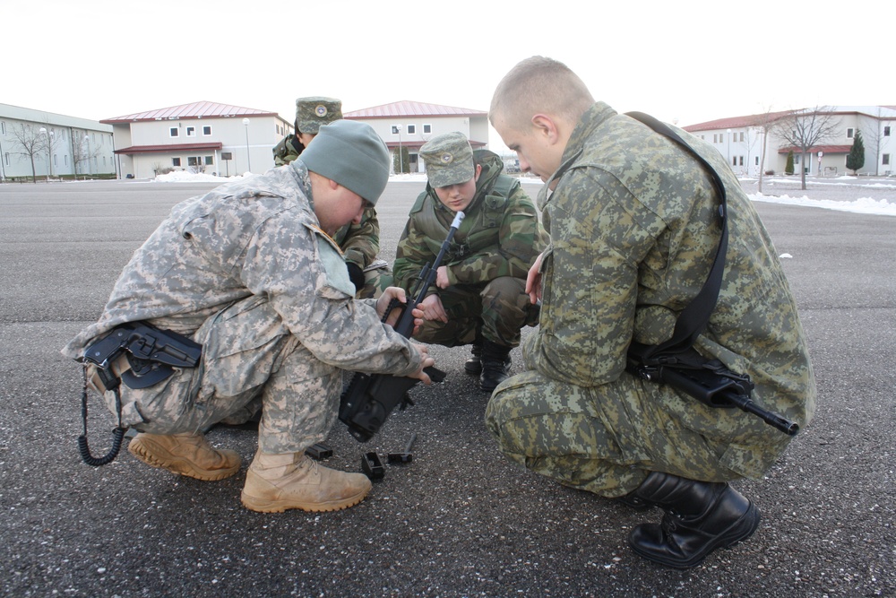 Soldiers and cadets build relationships through medical training event