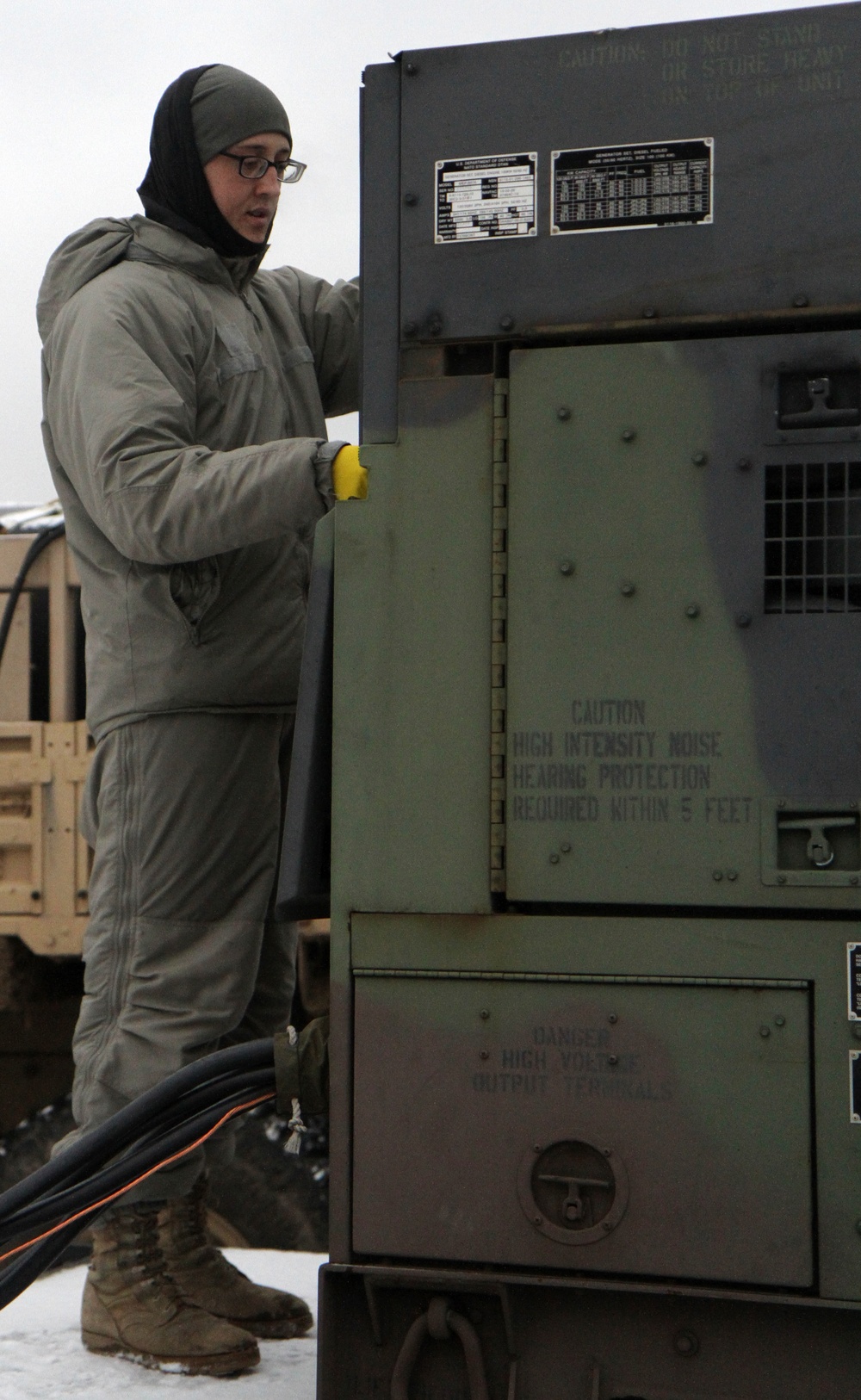 Soldier maintains equipment at WAREX 2015