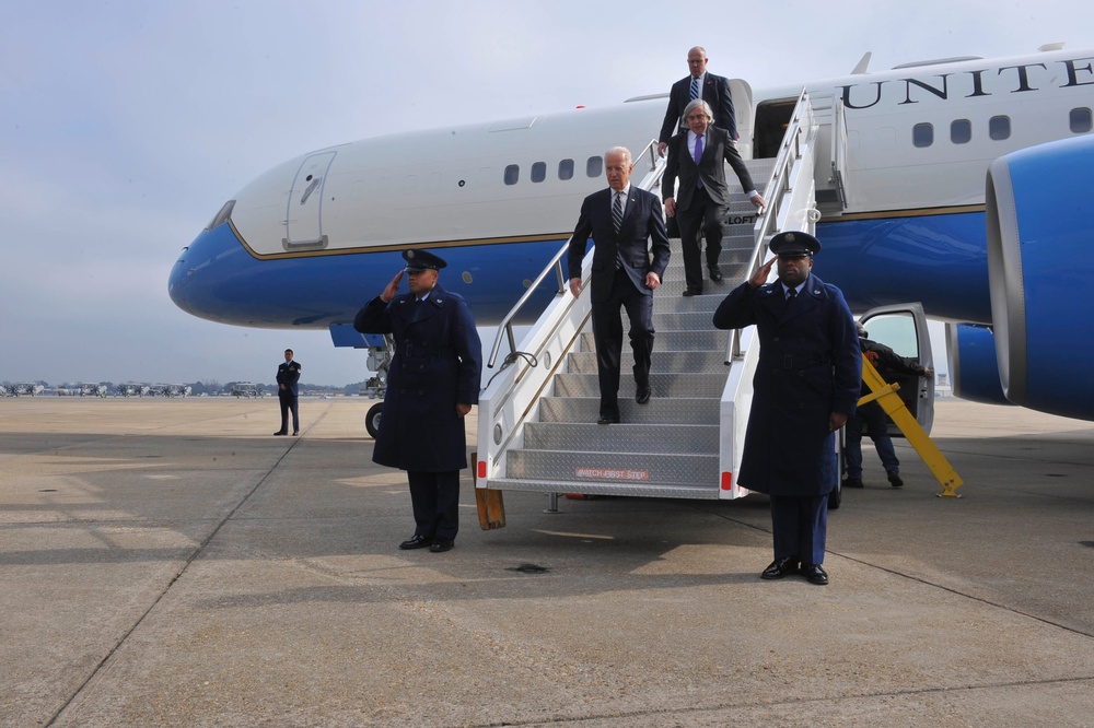 Vice president arrives at Naval Station Norfolk