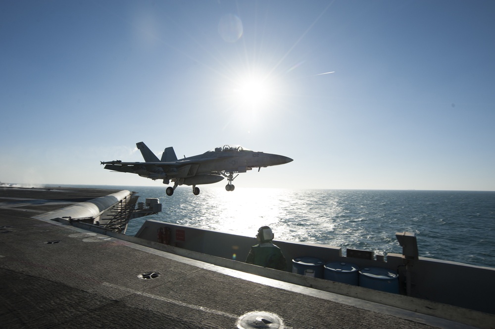 USS Carl Vinson supports Operation Inherent Resolve