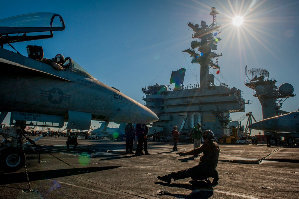 USS Carl Vinson supports Operation Inherent Resolve