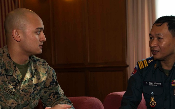 Royal Cambodian Gendarmerie work with US Marines