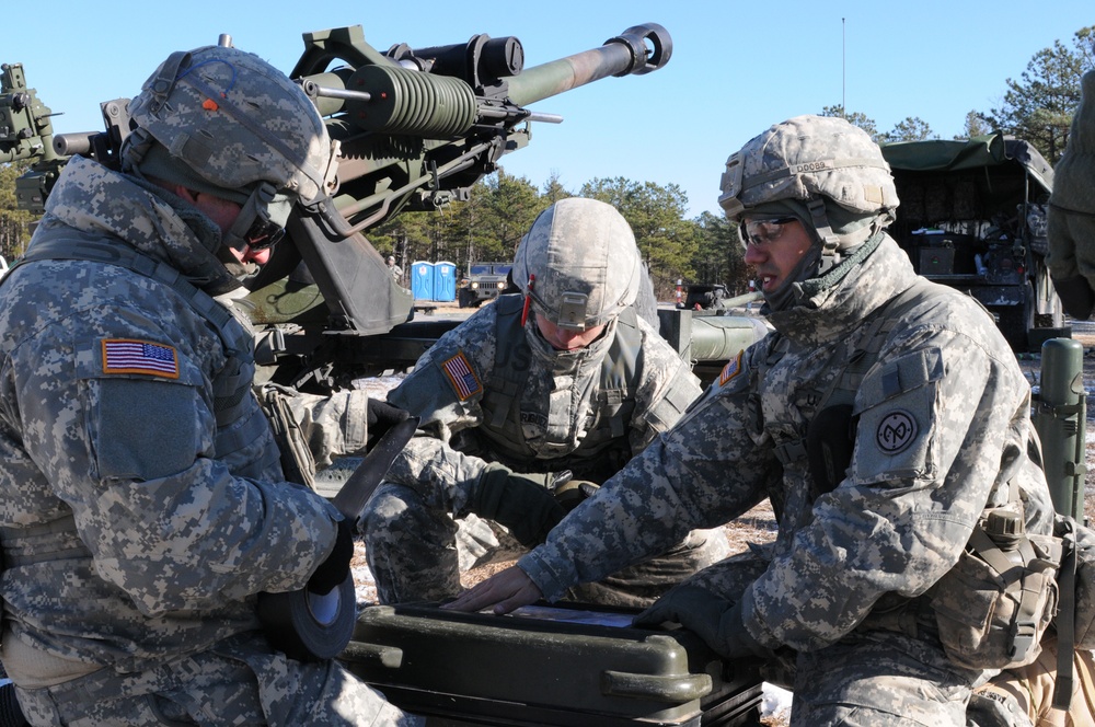 New York artillerymen brave frigid temperatures to train