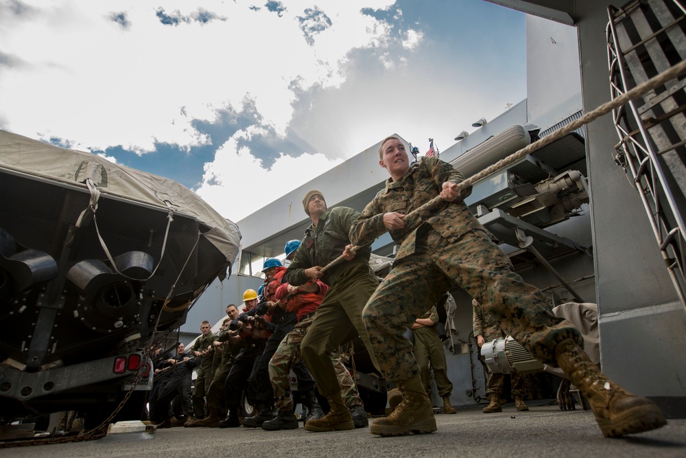 24th Marine Expeditionary Unit Participates in Resupply-At-Sea Operations Aboard USS New York
