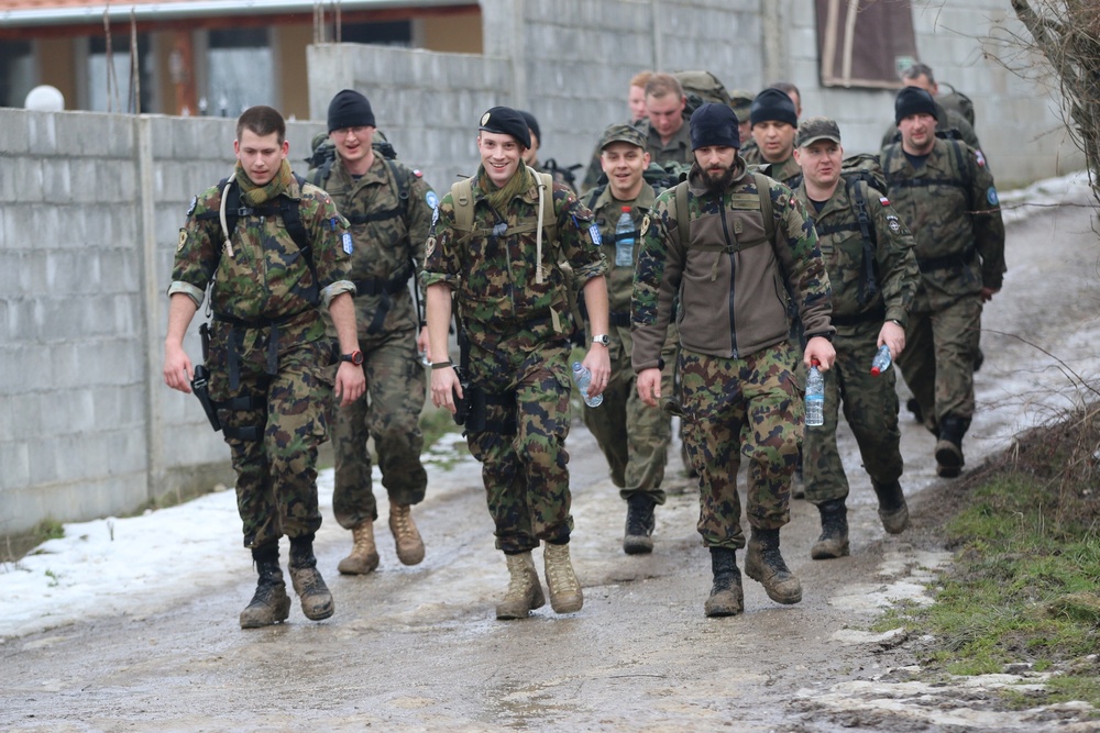 Kosovo forces strengthen bonds