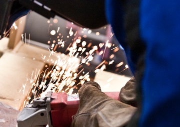 Cav Soldier manipulates metal