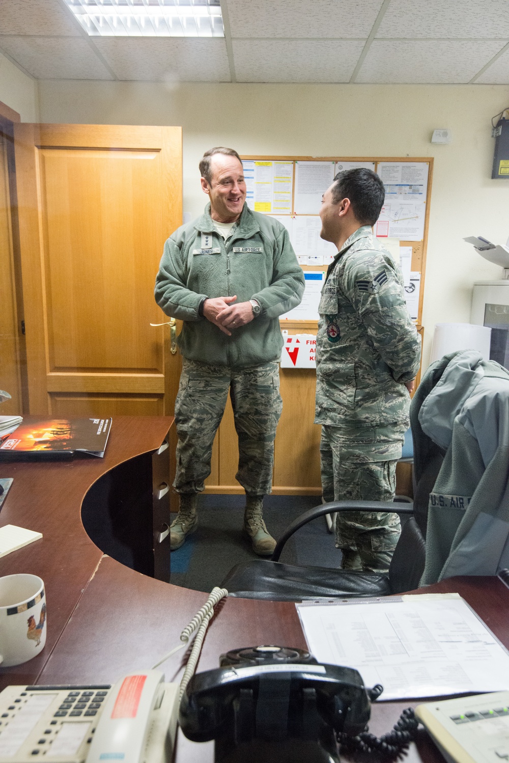 VC USAFE/AFAFRICA Lt. Gen. Tom Jones visits 424 ABS in Belgium