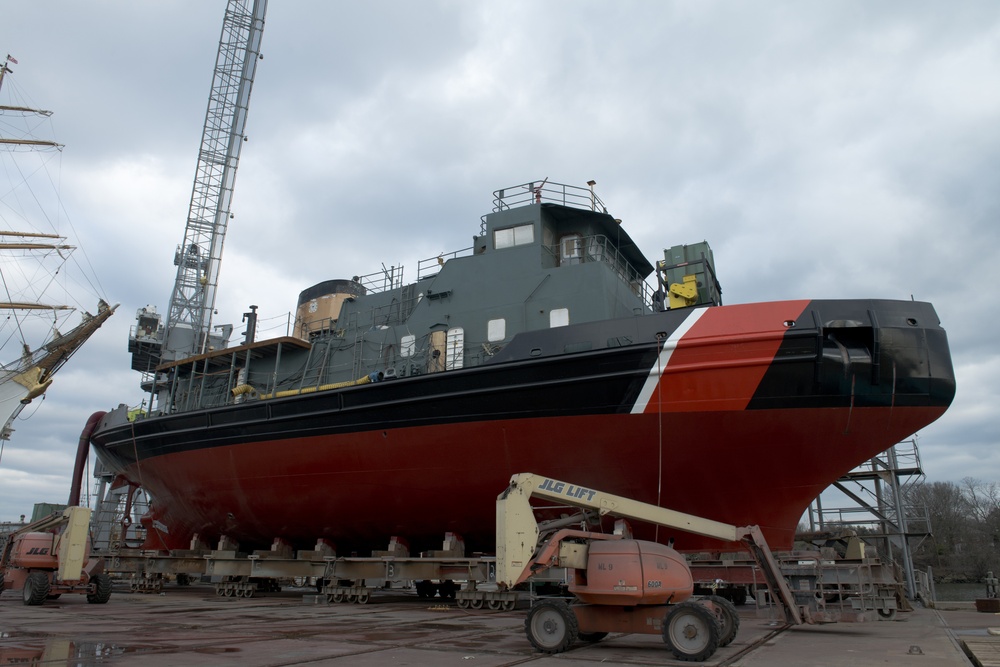 Coast Guard Cutter Morro Bay receives routine maintenance