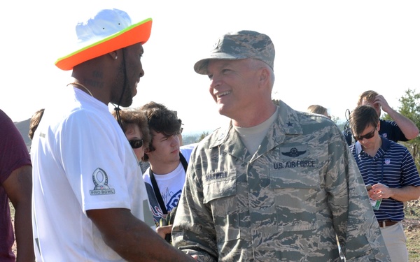 NFL Pro Bowl players, Arizona Guard members build fitness course