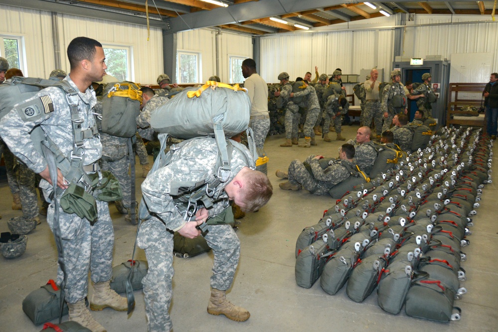 173rd Airborne Brigade conducts airborne operation