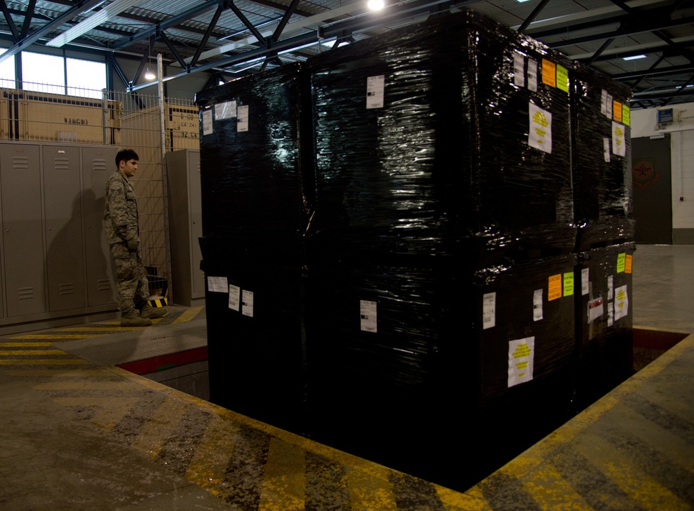 AF porters handle special cargo