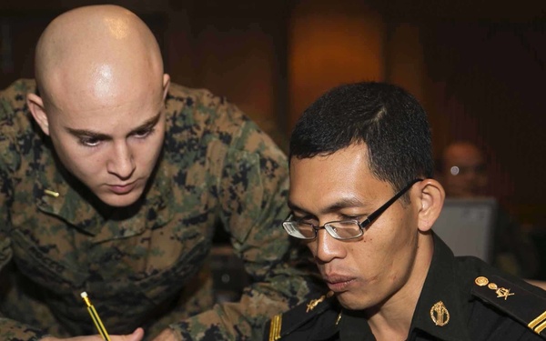 Royal Cambodian Armed Forces, U.S. Marines simulate humanitarian mission