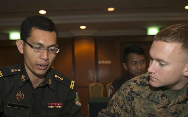 Royal Cambodian Armed Forces, U.S. Marines simulate humanitarian mission