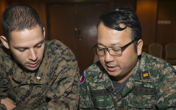 Royal Cambodian Armed Forces, U.S. Marines simulate humanitarian mission