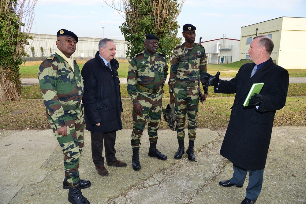 Senegalese Chief of Army Staff Brig. Gen. Cheikm Gueye tours Regional Training Support TSAE Vicenza, Italy, at Caserma Ederle