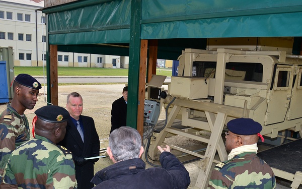 Senegalese Chief of Army Staff Brig. Gen. Cheikm Gueye tours Regional Training Support TSAE Vicenza, Italy, at Caserma Ederle