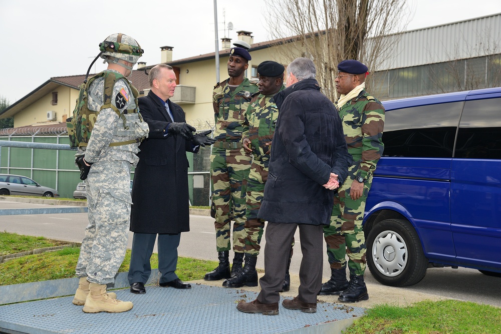 Senegalese Chief of Army Staff Brig. Gen. Cheikm Gueye tours Regional Training Support TSAE Vicenza, Italy, at Caserma Ederle