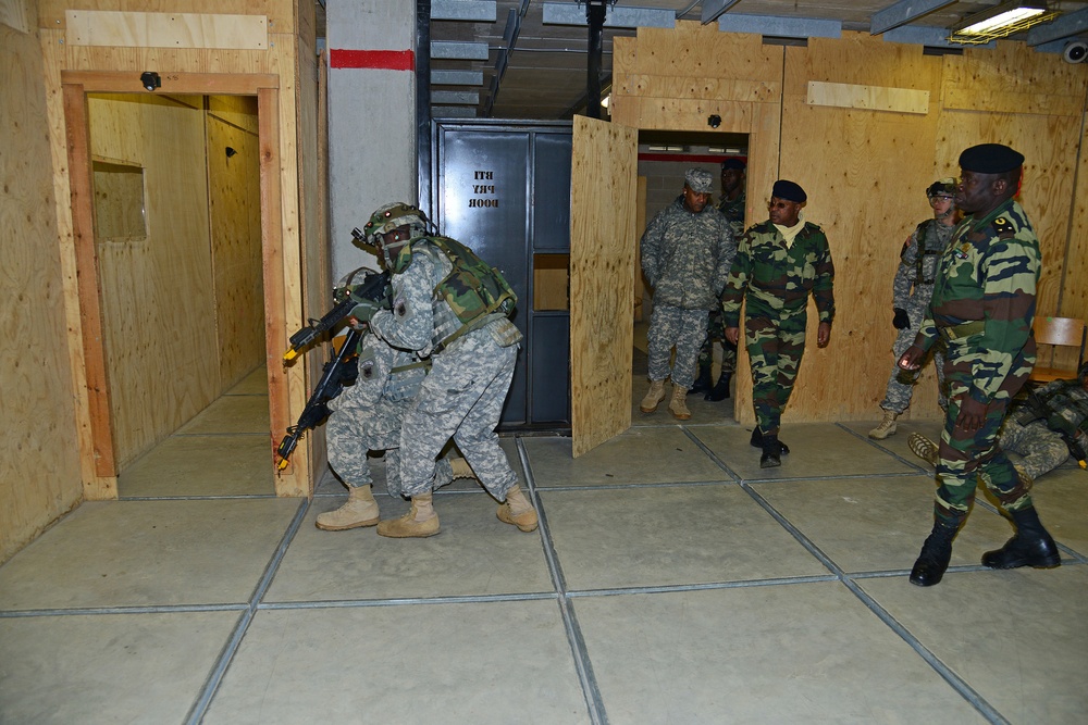 Senegalese Chief of Army Staff Brig. Gen. Cheikm Gueye tours Regional Training Support TSAE Vicenza, Italy, at Caserma Ederle