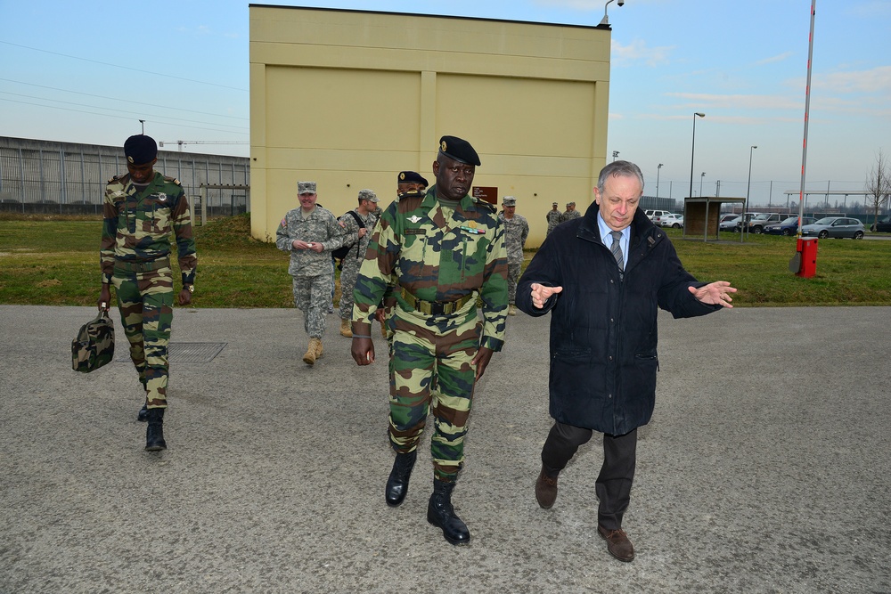 Senegalese Chief of Army Staff Brig. Gen. Cheikm Gueye tours Regional Training Support TSAE Vicenza, Italy, at Caserma Ederle