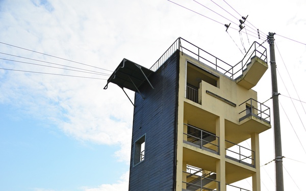 Senegalese Chief of Army Staff Brig. Gen. Cheikm Gueye tours Regional Training Support TSAE Vicenza, Italy, at Caserma Ederle