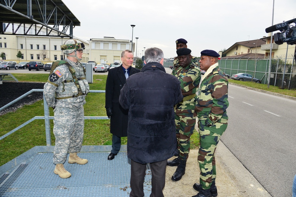 Senegalese Chief of Army Staff Brig. Gen. Cheikm Gueye tours Regional Training Support TSAE Vicenza, Italy, at Caserma Ederle