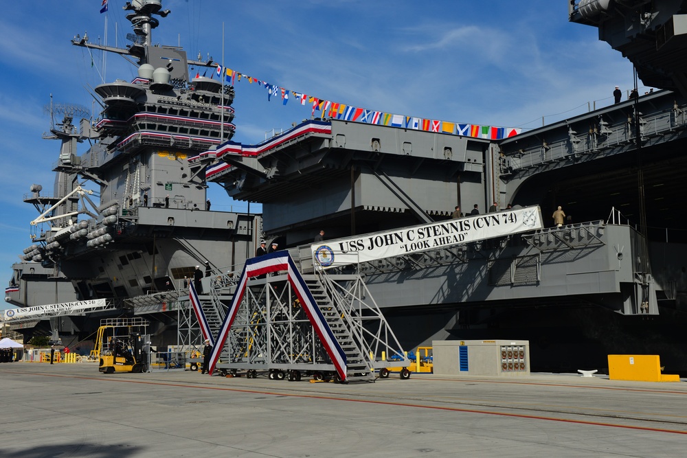 Commander Naval Air Forces change of command, retirement ceremony