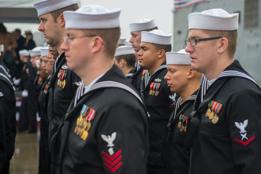 DVIDS - Images - USS Rodney M. Davis decommissions [Image 5 of 5]