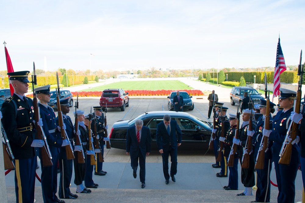 Secretary of defense hosts minister of defense of Tunisia