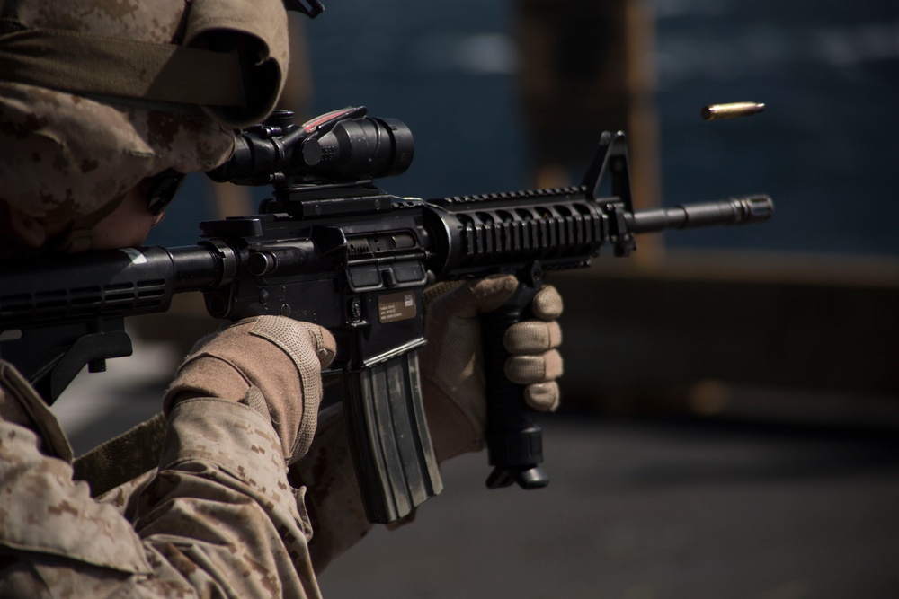 24th MEU Marines, Sailors conduct live-fire shoot