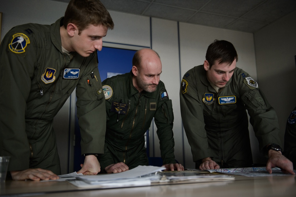 Ramstein Airmen train with French AF